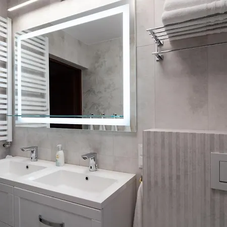 דירה Przyladek Brwinow